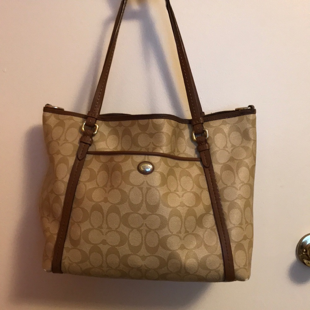 Coach bag, purse, tote:) safiano leather